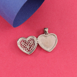 925 silver flower heart women pendant WP-67, open locket design on a red and blue background. Weight 3g, Dimensions: Length/Bangle size/Ring Size.
