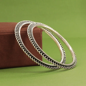 925 silver antique women bangles WB-57, 49g, 2.6 size, displayed against a green background.