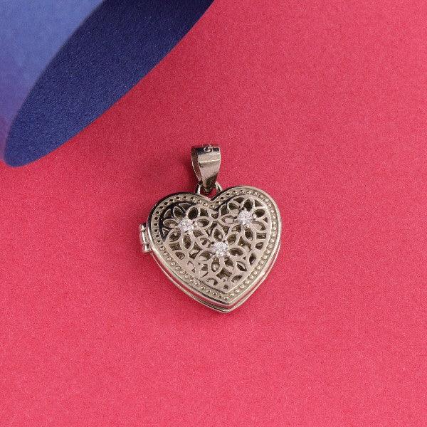 925 silver heart-shaped flower pendant for women, WP-67, 3g, showcasing intricate floral design on a red and blue background.