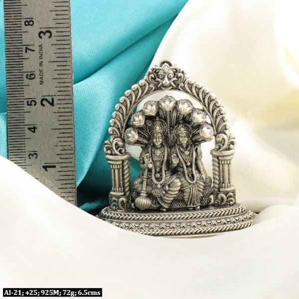 925 silver Mahavishnu Lakshmidevi idol, weighing 72g, with a height of 6.5cm next to a ruler for scale measurement.