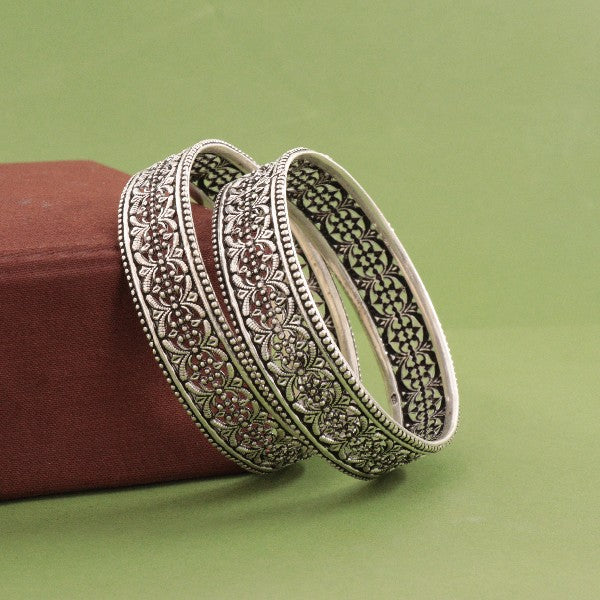 925 silver antique women bangles WB-63 with intricate floral design, 39g, 2.4 bangle size, displayed on a brown box with green background