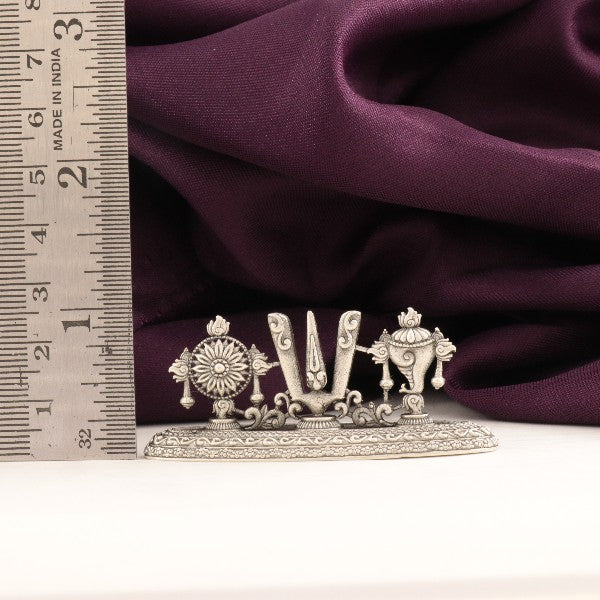 925 silver Shangu Chakra Namam idol, 18g weight and 2.5cm in length, displayed with ruler for scale