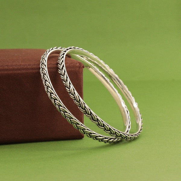 925 silver antique women bangles WB-55, weight 35g, length 2.6, displayed on a brown box against a green background.