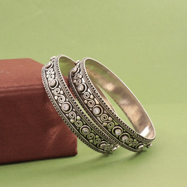 925 silver antique women bangles WB-61, 65g, size 2.6, intricate design, high-quality jewelry on display box.