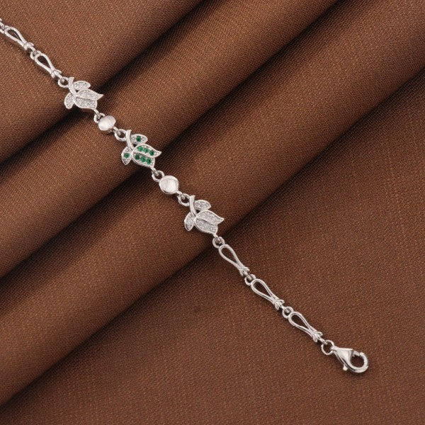 Elegant 925 silver kids bracelet featuring intricate design, 17cm length, perfect for children's jewelry collection.