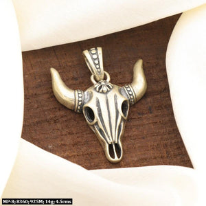 925 silver bull men pendant, 14g, 4.5cm, MP-8, purity 925 displayed on a wooden surface with a white background.