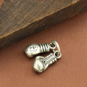 925 silver boxing gloves men pendant weighing 10g with intricate design on brown background