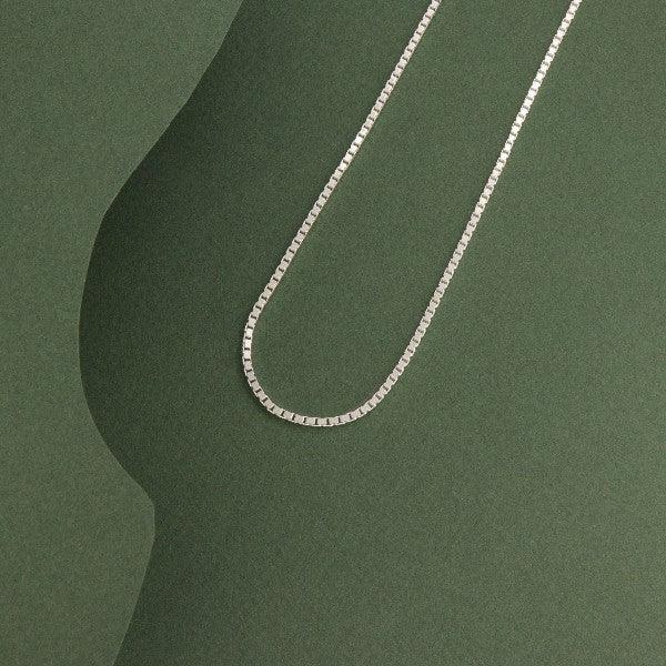 925 Silver Aradhana Women Chain LC-193, 15g, 51cms length, elegantly displayed on a green background.