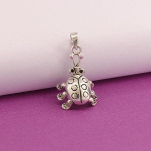 925 silver tortoise men pendant MP-61, weight 5g, length dimension, purity 925 displayed on a purple background