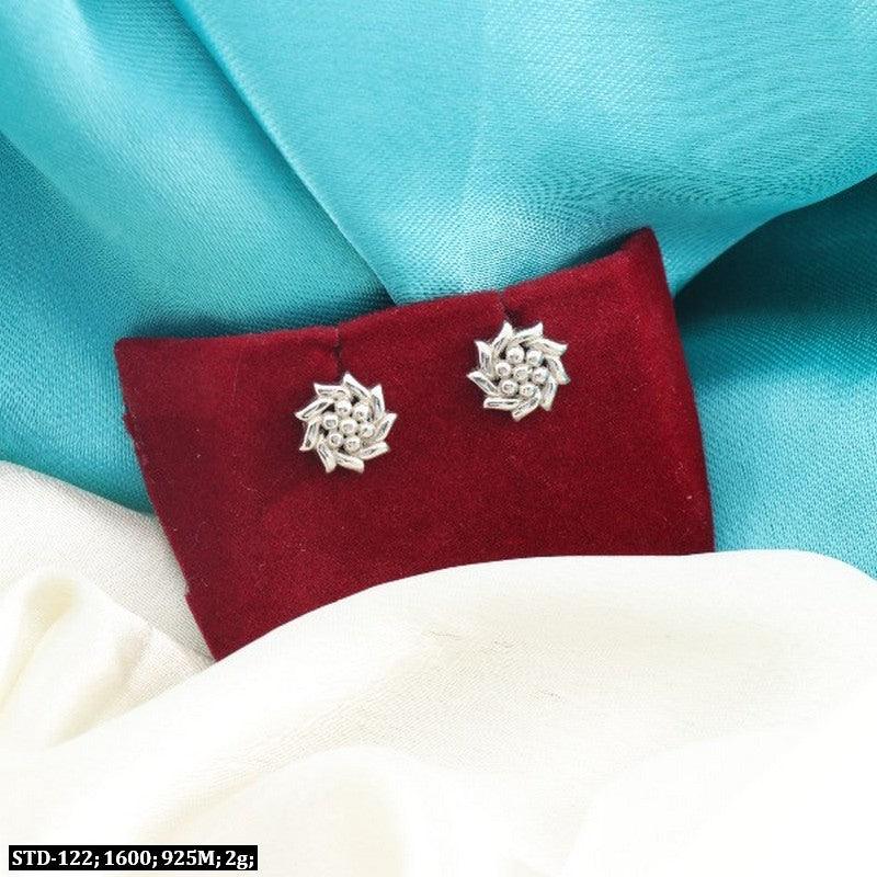 925 Silver Kunjal Women Studs STD-122, weight 2g, elegant floral design, displayed against a blue and red background.