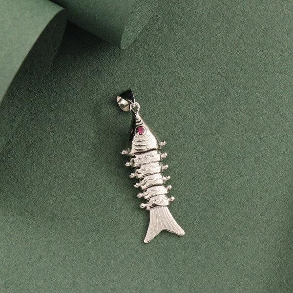 925 Silver Fish Men Pendant MP-68, 3g weight, exquisite fish design, made of high purity 925 silver, perfect for stylish men.