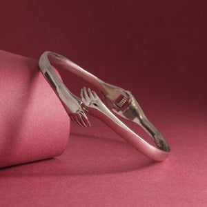 925 Silver Hug Women Kada WKD-178, openable design, 20g weight, 925 purity, elegant women's bracelet on pink background