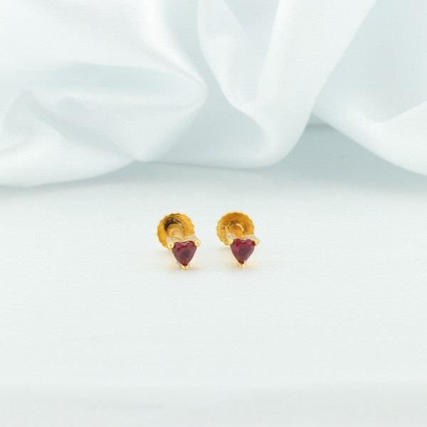 925 silver heart women studs STD-181, 1g, heart-shaped design displayed on white fabric background.