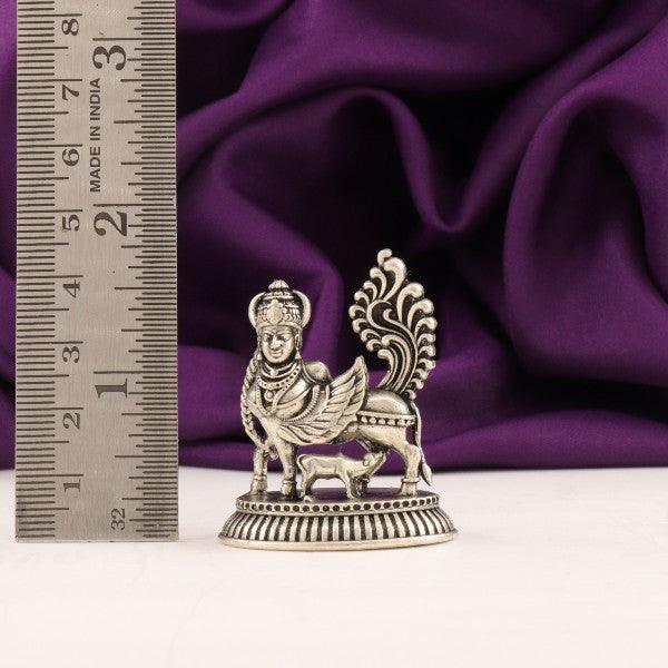 925 silver 3D Kamadenu idol, weighing 40g and measuring 4.5cm, with intricate design, shown with a scale for size reference.